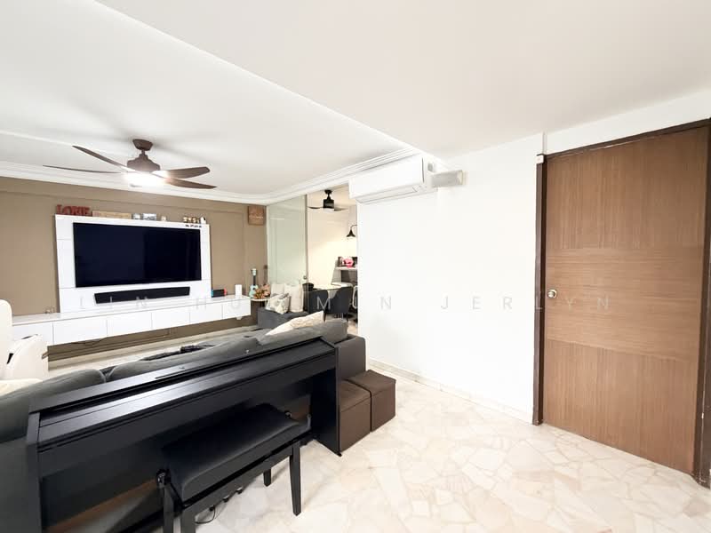 824 Woodlands Street 81, 824 Woodlands Street 81, 3 Bedrooms, 904 sqft, HDB Flat For Sale, by Lin Hui Min Jerlyn, 500202639 - PropertyGuru.com.sg