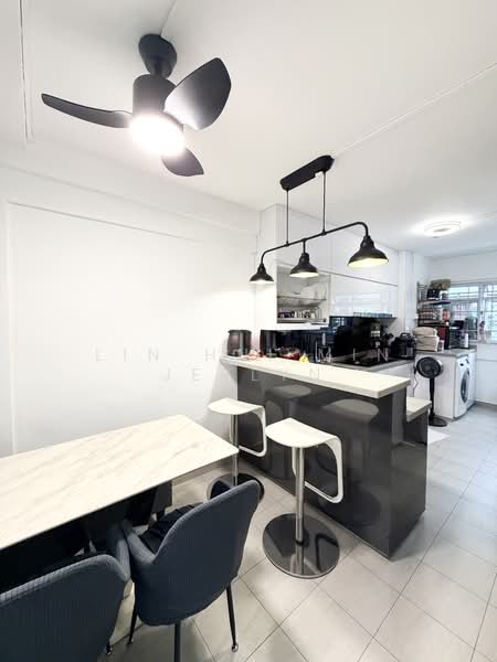 824 Woodlands Street 81, 824 Woodlands Street 81, 3 Bedrooms, 904 sqft, HDB Flat For Sale, by Lin Hui Min Jerlyn, 500202639 - Kitchen - PropertyGuru.com.sg