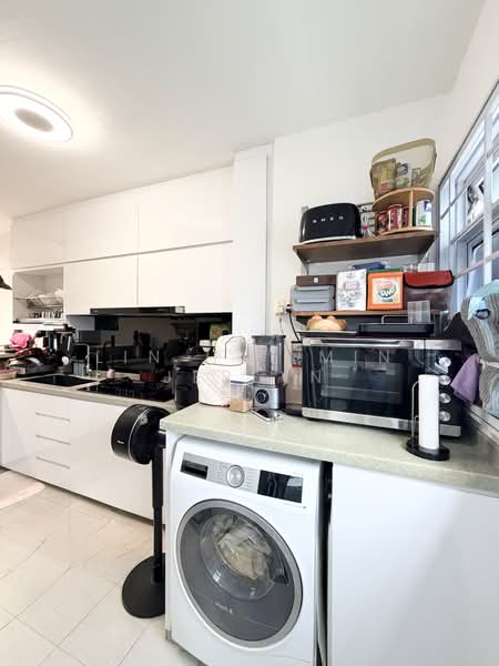 824 Woodlands Street 81, 824 Woodlands Street 81, 3 Bedrooms, 904 sqft, HDB Flat For Sale, by Lin Hui Min Jerlyn, 500202639 - Kitchen - PropertyGuru.com.sg