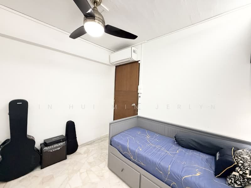 824 Woodlands Street 81, 824 Woodlands Street 81, 3 Bedrooms, 904 sqft, HDB Flat For Sale, by Lin Hui Min Jerlyn, 500202639 - Bedroom - PropertyGuru.com.sg