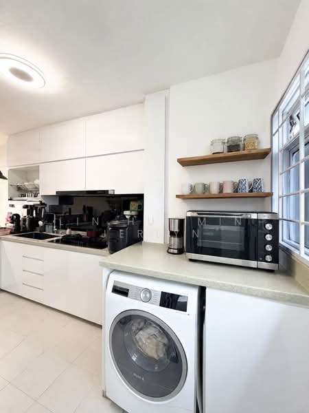 824 Woodlands Street 81, 824 Woodlands Street 81, 3 Bedrooms, 904 sqft, HDB Flat For Sale, by Lin Hui Min Jerlyn, 500202639 - Kitchen - PropertyGuru.com.sg