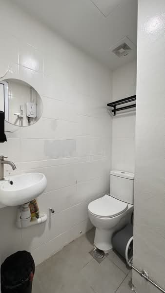 Simei Green Condominium, 15 Simei Street 4, Room Rental, 100 sqft, Condominium For Rent, by Bryan Cheng, 500202643 - Bathroom - PropertyGuru.com.sg