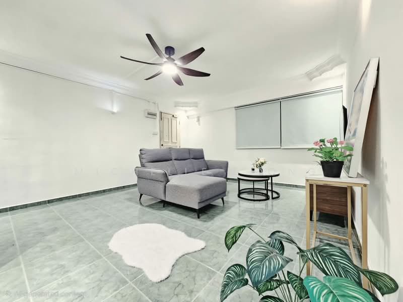309 Serangoon Avenue 2, 309 Serangoon Avenue 2, 3 Bedrooms, 980 sqft, HDB Flat For Sale, by Michelle Leong, 500202646 - Living Room - PropertyGuru.com.sg