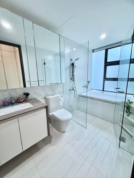 Hundred Trees, 89 West Coast Drive, Room Rental, 250 sqft, Condominium For Rent, by Joyce Lim, 500202647 - Bathroom - PropertyGuru.com.sg