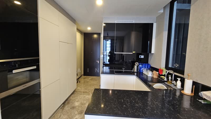 Martin Modern, 10 Martin Place, 2 Bedrooms, 850 sqft, Apartment For Rent, by Elaine Tan, 500202653 - Kitchen - PropertyGuru.com.sg