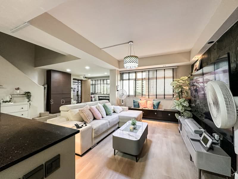 827 Woodlands Street 81, 827 Woodlands Street 81, 4 Bedrooms, 1,582 sqft, HDB Flat For Sale, by Risdian Isbintara, 500202656 - Living Room - PropertyGuru.com.sg