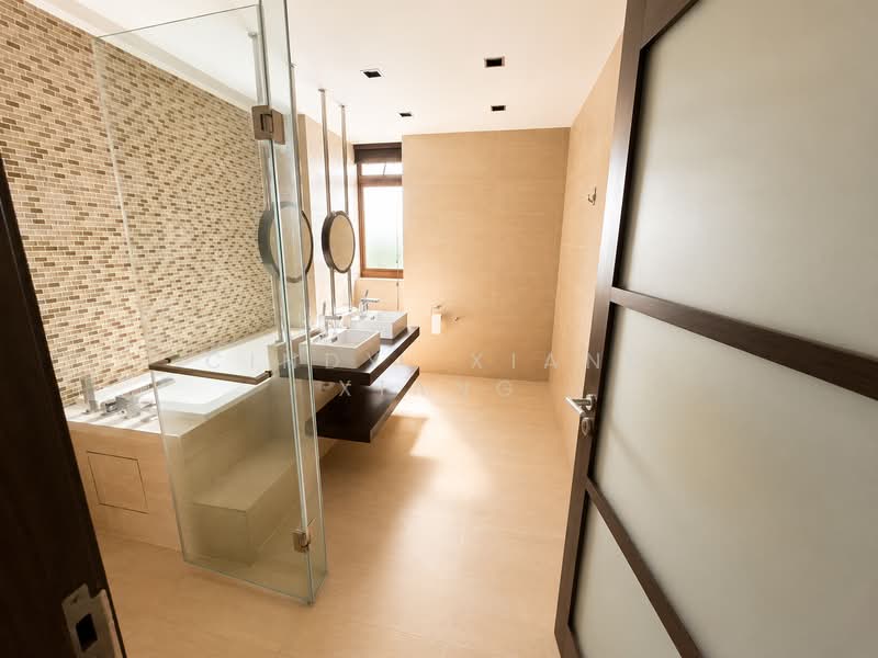 Astrid Meadows, 42 Coronation Road West, 4 Bedrooms, 3,800 sqft, Condominium For Rent, by Cindy, Xiang Xiang, 500202663 - Bathroom - PropertyGuru.com.sg