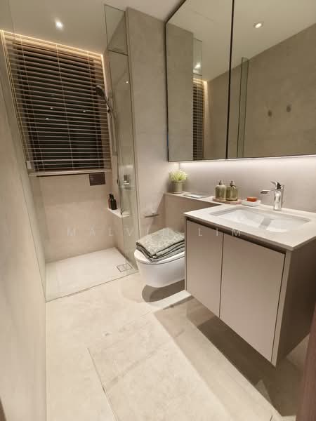 Dunearn House, 760 Dunearn Road, 2 Bedrooms, 667 sqft, Condominium For Sale, by Malvin Lim, 500202675 - Bathroom - PropertyGuru.com.sg