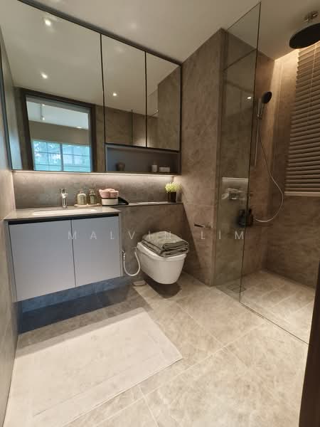Dunearn House, 760 Dunearn Road, 2 Bedrooms, 667 sqft, Condominium For Sale, by Malvin Lim, 500202675 - Bathroom - PropertyGuru.com.sg