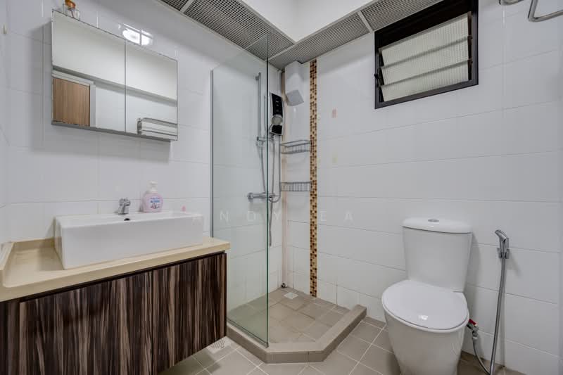 169B Punggol Field, 169B Punggol Field, 3 Bedrooms, 1,001 sqft, HDB Flat For Sale, by Andy Ea, 500202683 - Bathroom - PropertyGuru.com.sg