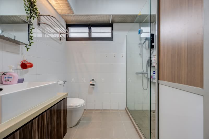 169B Punggol Field, 169B Punggol Field, 3 Bedrooms, 1,001 sqft, HDB Flat For Sale, by Andy Ea, 500202683 - Bathroom - PropertyGuru.com.sg