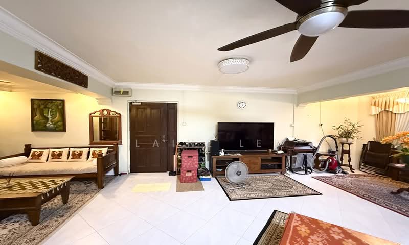 223C Compassvale Walk, 223C Compassvale Walk, 3 Bedrooms, 1,302 sqft, HDB Flat For Sale, by Elaine Lee, 500202692 - Living Room - PropertyGuru.com.sg