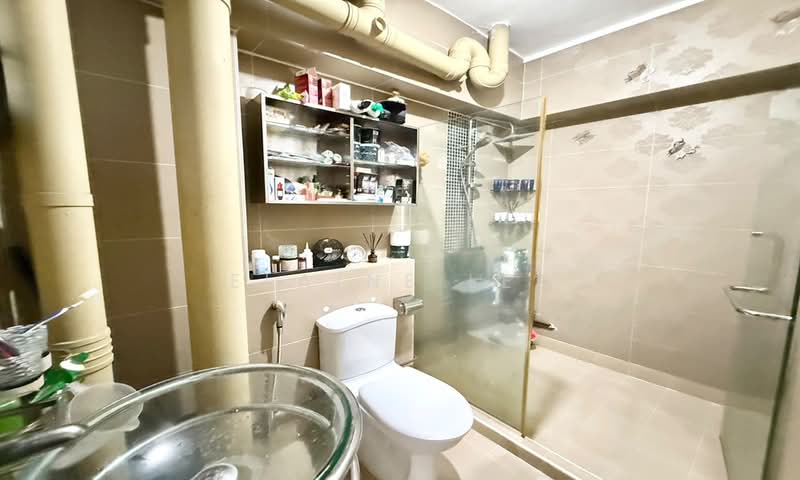 223C Compassvale Walk, 223C Compassvale Walk, 3 Bedrooms, 1,302 sqft, HDB Flat For Sale, by Elaine Lee, 500202692 - Bathroom - PropertyGuru.com.sg