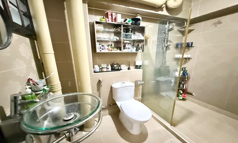 223C Compassvale Walk, 223C Compassvale Walk, 3 Bedrooms, 1,302 sqft, HDB Flat For Sale, by Elaine Lee, 500202692 - Bathroom - PropertyGuru.com.sg