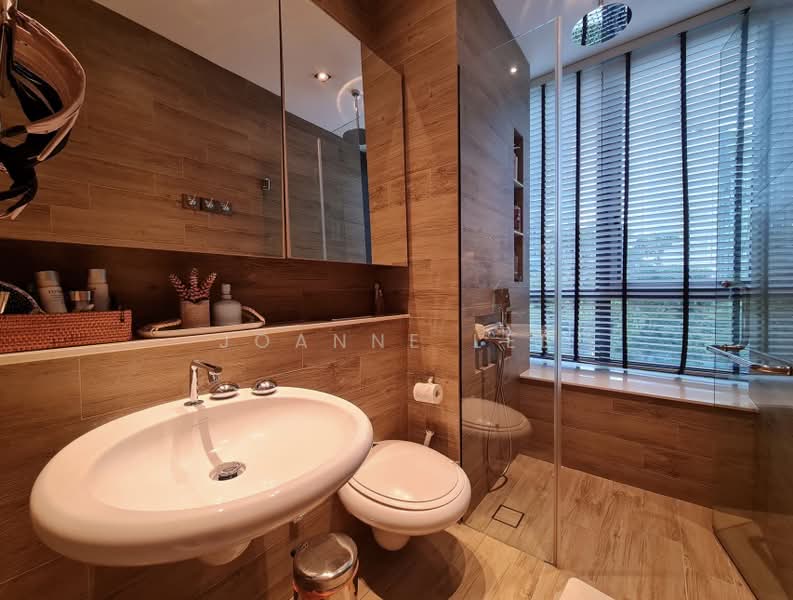 Skyline 360, 68 St. Thomas Walk, 3 Bedrooms, 2,131 sqft, Condominium For Sale, by Joanne Lee, 500202701 - Common Bathroom - PropertyGuru.com.sg
