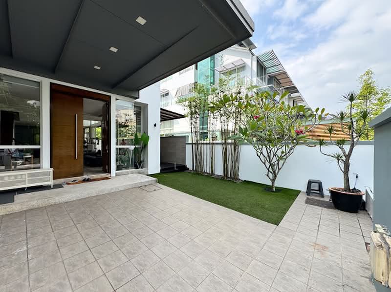 Springside Ave Springleaf MRT Renovated NEW LIST!, Springside Near Springleaf MRT Thong Soon Lentor, 4 Bedrooms, 5,120 sqft, Corner Terrace For Sale, by Val Lin, 500202703 - Exterior - PropertyGuru.com.sg