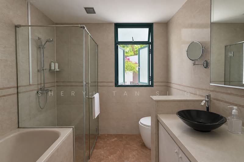 Large Freehold 3 + Family in D21 Upper Bukit Timah Road, , 4 Bedrooms, 1,528 sqft, Condominium For Sale, by Sheryl Tan Si Qi, 500202719 - Bathroom - PropertyGuru.com.sg
