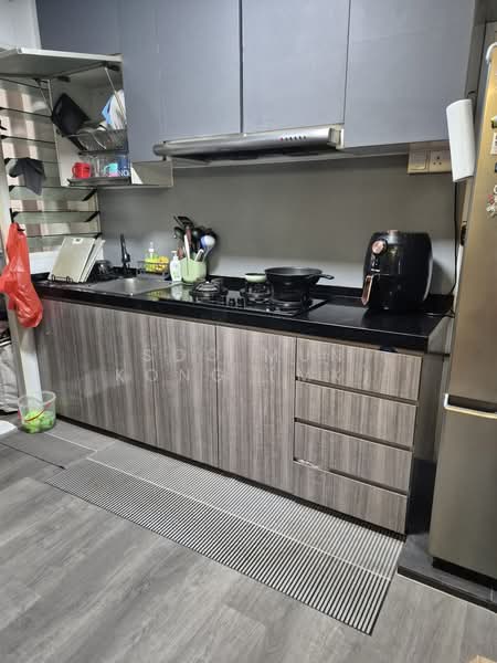 670A Edgefield Plains, 670A Edgefield Plains, Hougang / Punggol / Sengkang, 3 Bedrooms, 1,001 sqft, HDB Flat For Sale, by Soo Mun Kong (MK), 500202732 - Kitchen - PropertyGuru.com.sg
