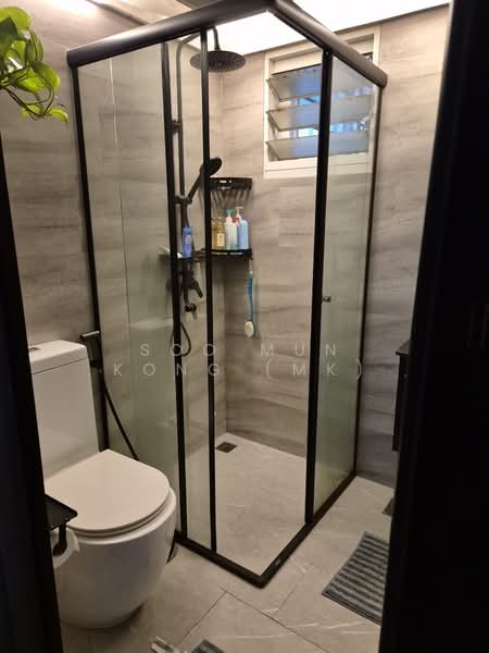670A Edgefield Plains, 670A Edgefield Plains, Hougang / Punggol / Sengkang, 3 Bedrooms, 1,001 sqft, HDB Flat For Sale, by Soo Mun Kong (MK), 500202732 - Bathroom - PropertyGuru.com.sg