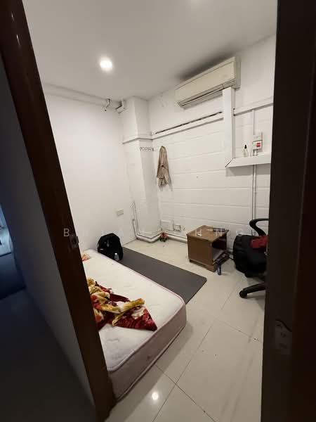 Upper Serangoon Road, , 4 Bedrooms, 950 sqft, Shophouse For Rent, by Brian Chng, 500202741 - Bedroom - PropertyGuru.com.sg
