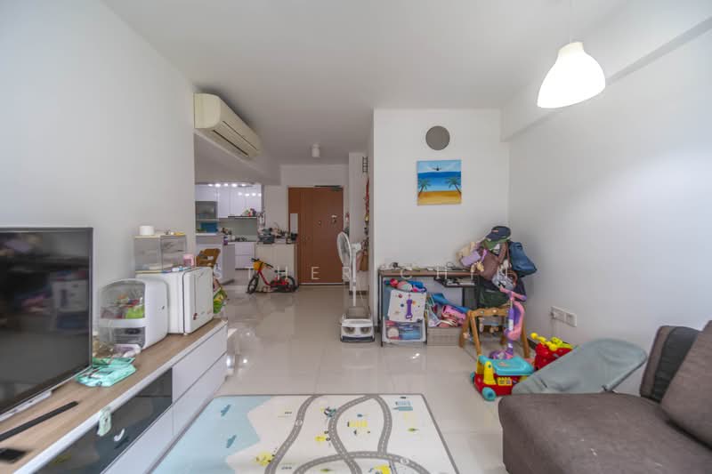 449B Bukit Batok West Avenue 9, 449B Bukit Batok West Avenue 9, 3 Bedrooms, 1,001 sqft, HDB Flat For Sale, by Esther Chin, 500202749 - Living Room - PropertyGuru.com.sg