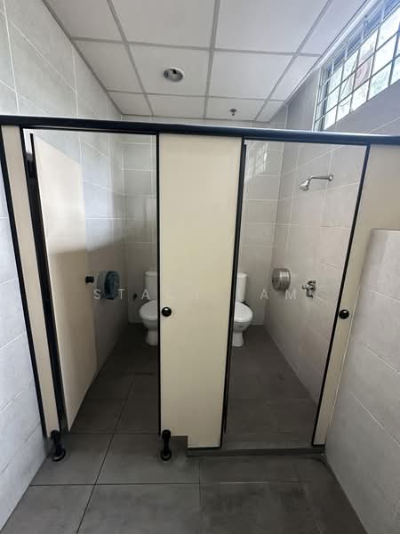 West Park BizCentral, 26 Pioneer Crescent, 36,264 sqft, Factory / Workshop (B2) For Rent, by Stacy Lam, 500202756 - Bathroom - CommercialGuru.com.sg