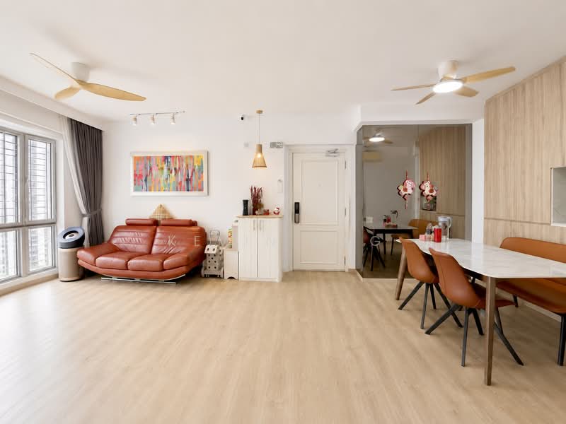 Parkview Apartments, 1 Bukit Batok Street 25, 3 Bedrooms, 1,119 sqft, Apartment For Sale, by Kevin Ong, 500202768 - Living Room - PropertyGuru.com.sg