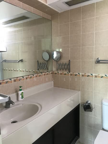 204D Punggol Field, 204D Punggol Field, 3 Bedrooms, 1,184 sqft, HDB Flat For Sale, by Daniel Liew, 500202781 - Bathroom - PropertyGuru.com.sg