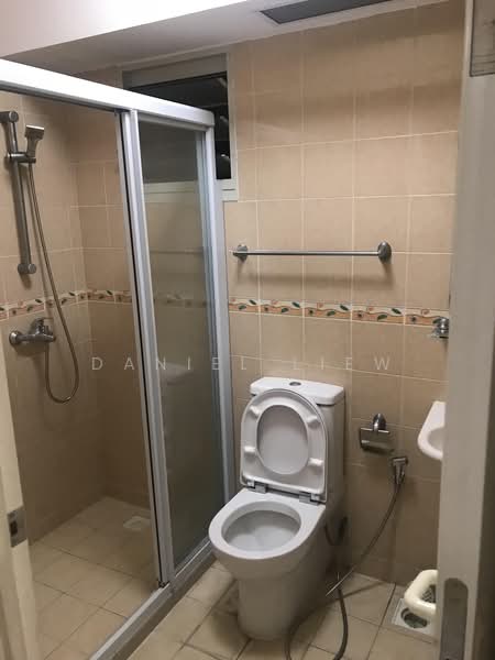 204D Punggol Field, 204D Punggol Field, 3 Bedrooms, 1,184 sqft, HDB Flat For Sale, by Daniel Liew, 500202781 - Bathroom - PropertyGuru.com.sg