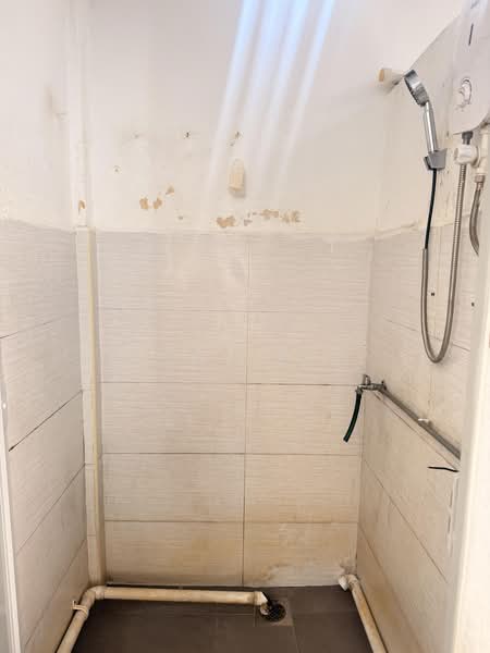 Shophouse For Residential Use, Pasir Panjang Road, 1,145 sqft, Shop / Shophouse For Rent, by Tony Eyu, 500202790 - Bathroom - CommercialGuru.com.sg