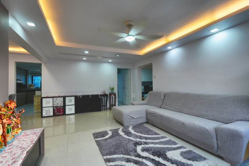 272 Yishun Street 22, 272 Yishun Street 22, 3 Bedrooms, 1,313 sqft, HDB Flat For Sale, by Nick R. L, 500202796 - Living Room - PropertyGuru.com.sg