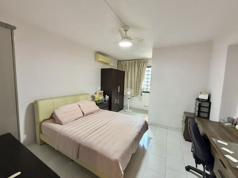 486 Pasir Ris Drive 4, 486 Pasir Ris Drive 4, 4 Bedrooms, 1,335 sqft, HDB Flat For Sale, by Raymond Foo, 500202805 - Bedroom - PropertyGuru.com.sg