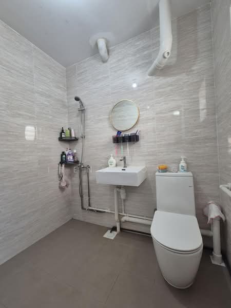 830 Yishun Street 81, 830 Yishun Street 81, 3 Bedrooms, 1,109 sqft, HDB Flat For Sale, by Irene Yong, 500202808 - Master Bath - PropertyGuru.com.sg
