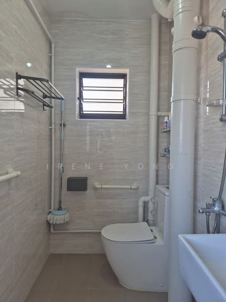 830 Yishun Street 81, 830 Yishun Street 81, 3 Bedrooms, 1,109 sqft, HDB Flat For Sale, by Irene Yong, 500202808 - Bathroom - PropertyGuru.com.sg