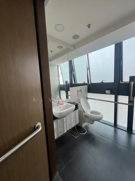 M38, 38 Jalan Pemimpin, 1,833 sqft, Light Industrial (B1) For Rent, by Alvin Tyh, 500202809 - Bathroom - CommercialGuru.com.sg