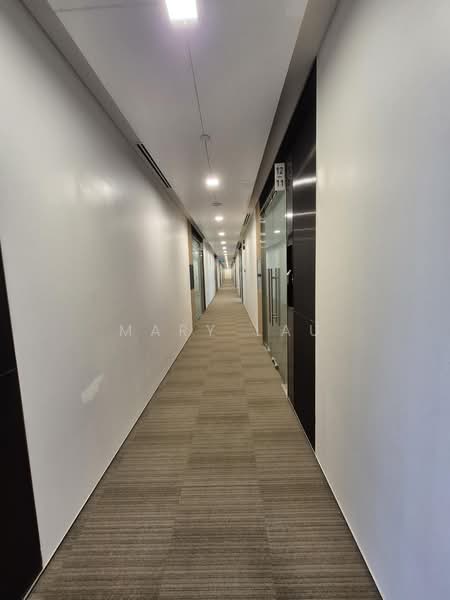 TripleOne Somerset, 111 Somerset Road, Orchard / River Valley, 764 sqft, Office For Rent, by Mary Lau, 500202811 - Corridor - CommercialGuru.com.sg