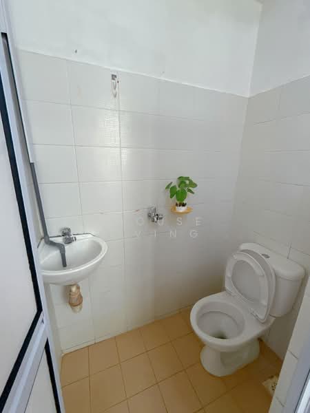 Kerrisdale, 30 Sturdee Road, Room Rental, 100 sqft, Condominium For Rent, by ling, 500202817 - Bathroom - PropertyGuru.com.sg