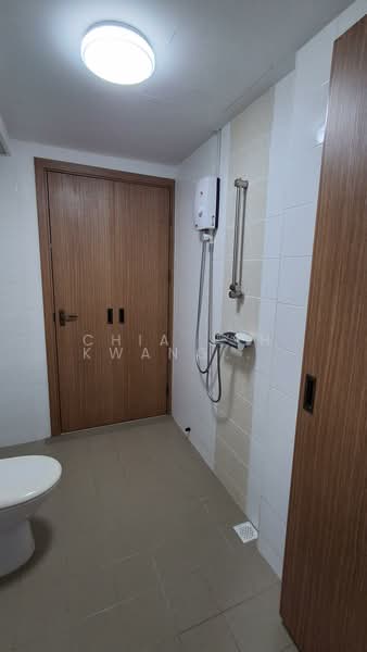 450D Bukit Batok West Avenue 6, 450D Bukit Batok West Avenue 6, 1 Bedroom, 506 sqft, HDB Flat For Rent, by Chia Jyh Kwang Alan, 500202818 - Bathroom - PropertyGuru.com.sg