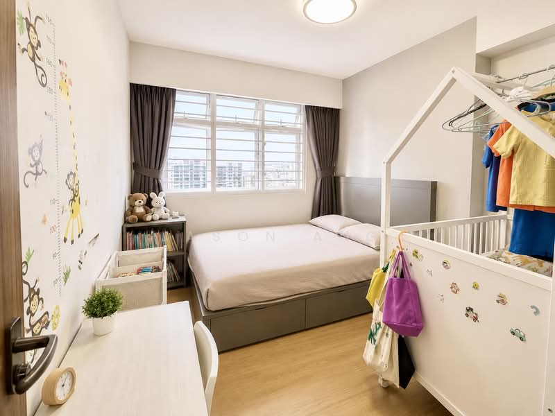 451B Bukit Batok West Avenue 6, 451B Bukit Batok West Avenue 6, 4 Bedrooms, 1,238 sqft, HDB Flat For Sale, by Jason Ang, 500202831 - Common bedroom - PropertyGuru.com.sg