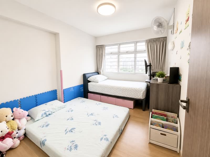 451B Bukit Batok West Avenue 6, 451B Bukit Batok West Avenue 6, 4 Bedrooms, 1,238 sqft, HDB Flat For Sale, by Jason Ang, 500202831 - Common bedroom - PropertyGuru.com.sg