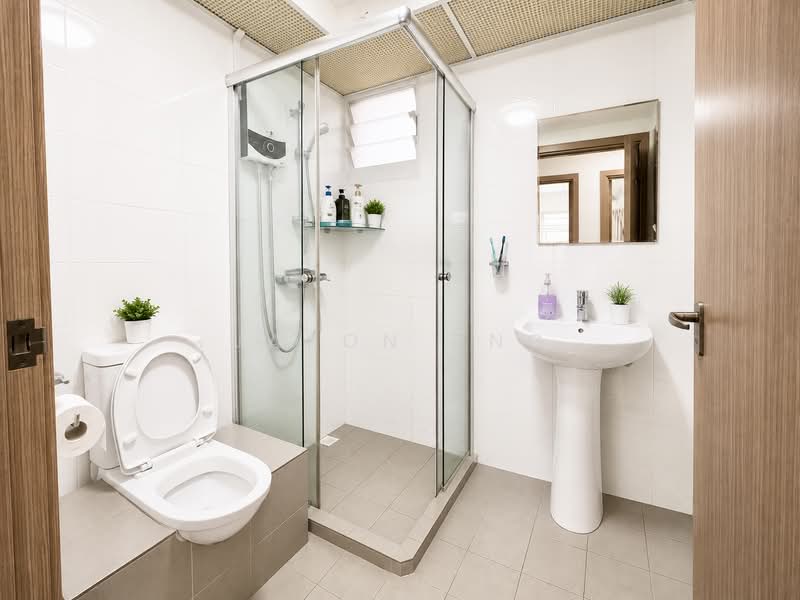 451B Bukit Batok West Avenue 6, 451B Bukit Batok West Avenue 6, 4 Bedrooms, 1,238 sqft, HDB Flat For Sale, by Jason Ang, 500202831 - Common bathroom - PropertyGuru.com.sg