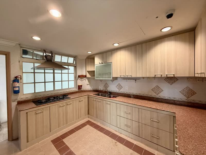 Upper Bukit Timah View near Beauty World MRT, , 6 Bedrooms, 4,500 sqft, Detached House For Sale, by Lynn Er, 500202853 - Kitchen - PropertyGuru.com.sg