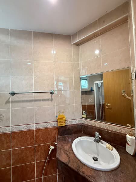 Upper Bukit Timah View near Beauty World MRT, , 6 Bedrooms, 4,500 sqft, Detached House For Sale, by Lynn Er, 500202853 - Bathroom - PropertyGuru.com.sg