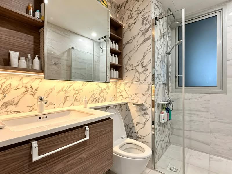 Queens Peak, 1 Dundee Road, 3 Bedrooms, 861 sqft, Condominium For Sale, by Justin Kwek, 500202867 - Bathroom - PropertyGuru.com.sg