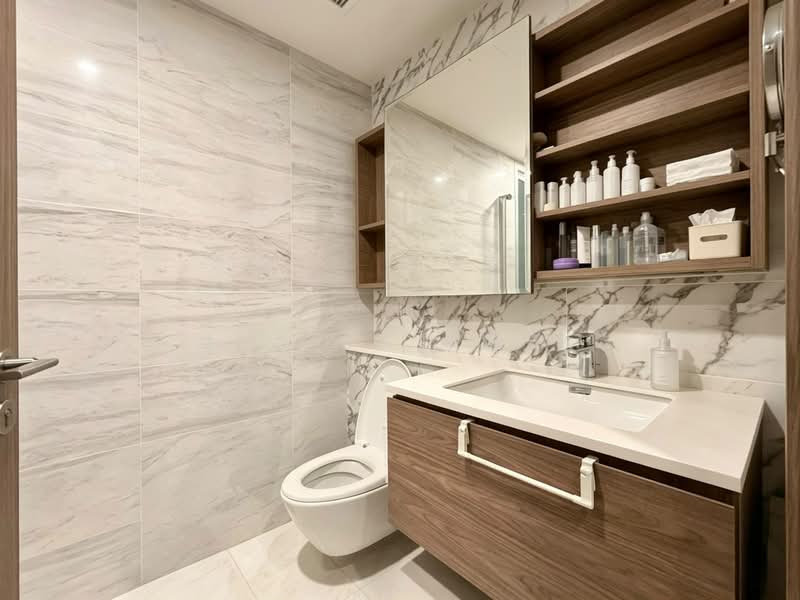 Queens Peak, 1 Dundee Road, 3 Bedrooms, 861 sqft, Condominium For Sale, by Justin Kwek, 500202867 - Bathroom - PropertyGuru.com.sg