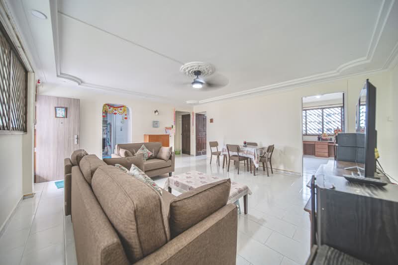 118 Teck Whye Lane, 118 Teck Whye Lane, 3 Bedrooms, 1,109 sqft, HDB Flat For Sale, by Kelvin Cheong, 500202870 - Living Room - PropertyGuru.com.sg