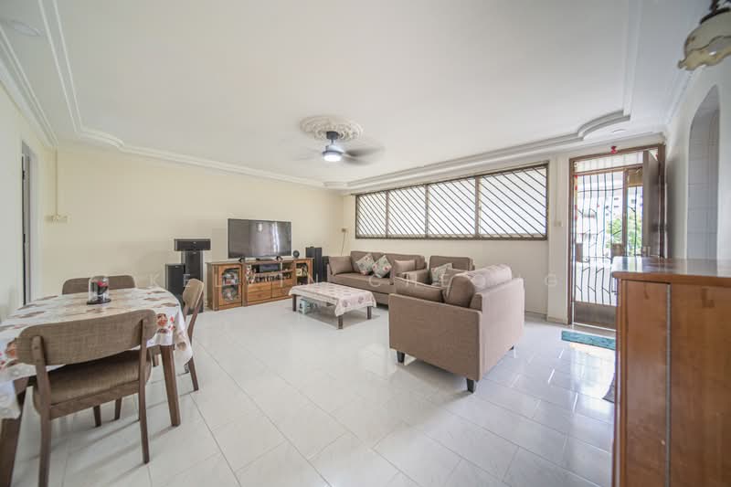 118 Teck Whye Lane, 118 Teck Whye Lane, 3 Bedrooms, 1,109 sqft, HDB Flat For Sale, by Kelvin Cheong, 500202870 - Living Room - PropertyGuru.com.sg