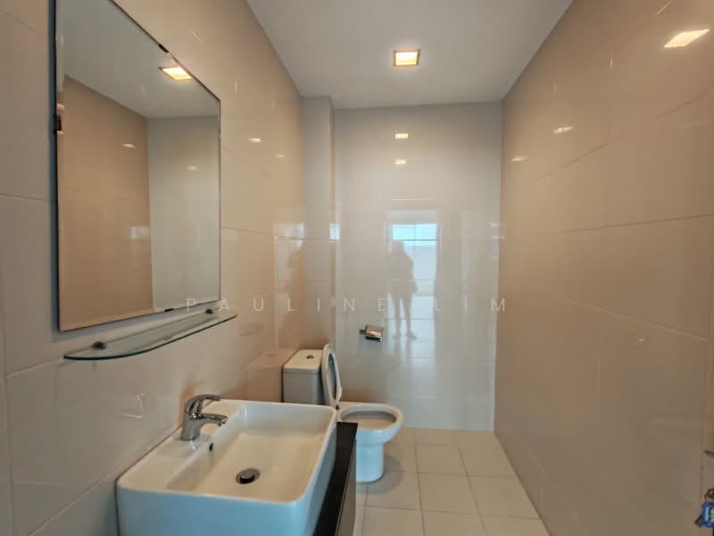 Namly Drive, , 4 Bedrooms, 4,000 sqft, Semi-Detached House For Rent, by Pauline Lim, 500202872 - Bathroom - PropertyGuru.com.sg