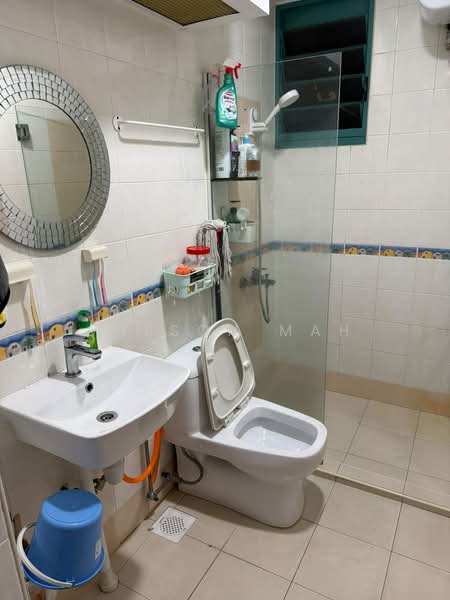 689 Woodlands Drive 75, 689 Woodlands Drive 75, Room Rental, 120 sqft, HDB Flat For Rent, by Wilson Mah, 500202889 - Bathroom - PropertyGuru.com.sg