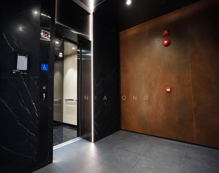 38 South Bridge Road, , 10,503 sqft, Office For Sale, by Tania Ong, 500202896 - Newly refurbished lift lobby - CommercialGuru.com.sg